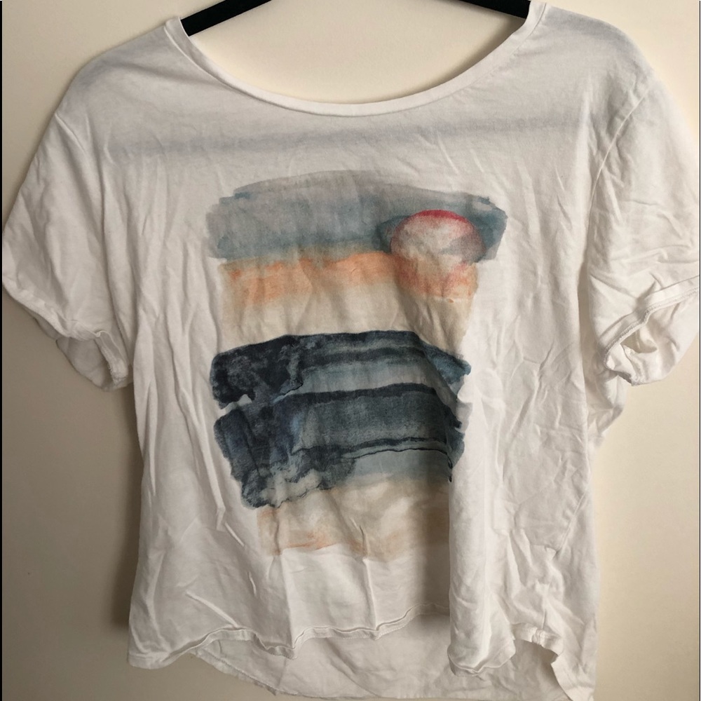 Old Navy sunset tee.